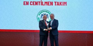 Konyaspor'umuz En Centilmen Takım ödülünü aldı