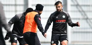 İttifak Holding Konyaspor’umuz günü taktik antrenmanla değerlendirdi